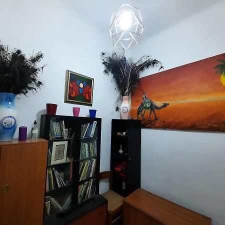 A Room In A Beautiful Apartment In The City Center Milano Exteriör bild