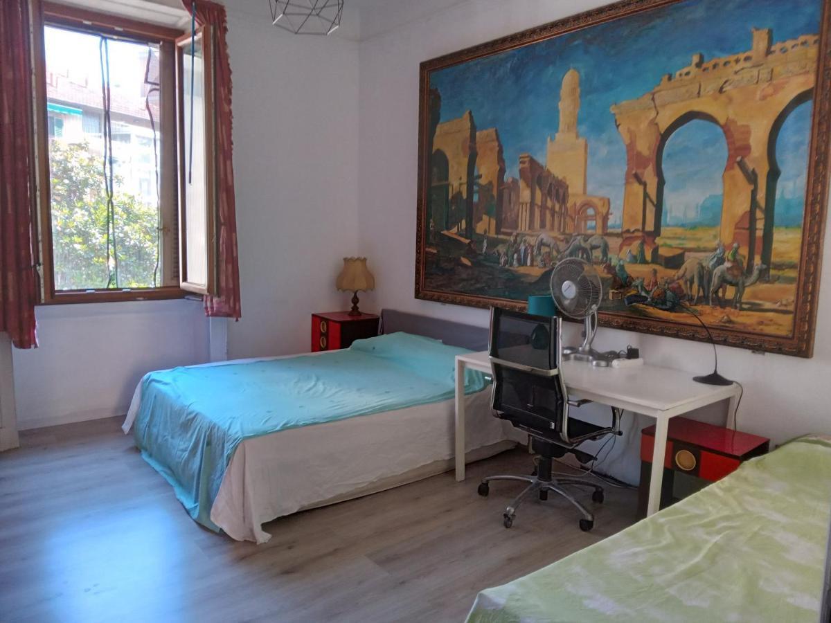 A Room In A Beautiful Apartment In The City Center Milano Exteriör bild