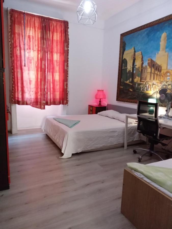 A Room In A Beautiful Apartment In The City Center Milano Exteriör bild